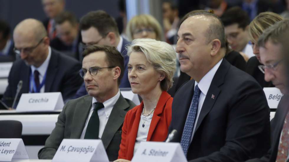 epa10533586 (L-R) Sweden&#039;s Prime Minister Ulf Kristersson, European Commission President Ursula von der Leyen and Turkish Foreign Minister Mevlut Cavusoglu sit together during the opening of an international donors&#039; conference in support of the people in earthquake stricken regions in Turkey and Syria, in Brussels, Belgium, 20 March 2023. More than 50,000 people died and thousands more were injured after major earthquakes struck southern Turkey and northern Syria on 06 February and again on 20 February 2023. Hundreds of thousands were left homeless.  EPA/OLIVIER HOSLET