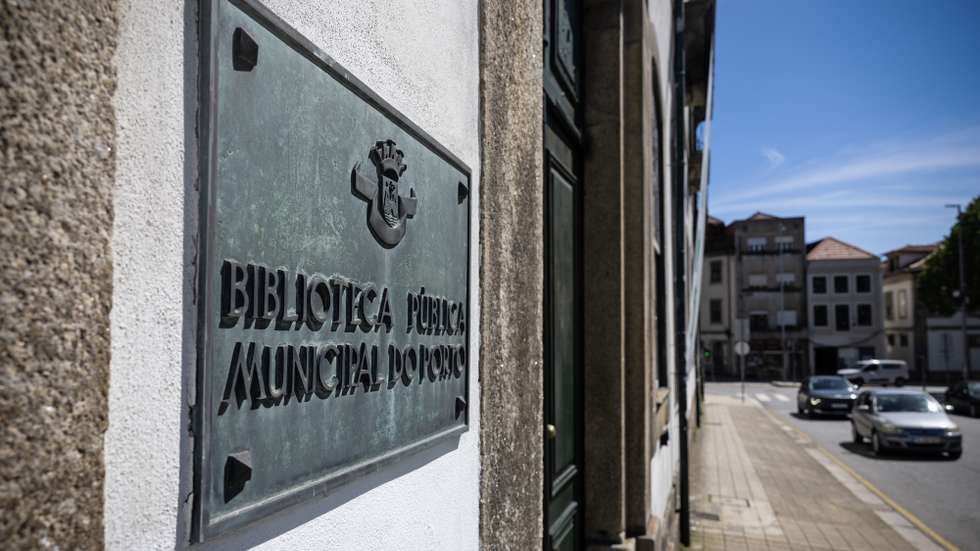 Na Biblioteca Pública Municipal do Porto começa a preparar-se a mudança dos cerca de um milhão de documentos que deverão ser removidos até dezembro, mês em que se prevê o início da obra de reabilitação e ampliação, Porto, 12 de abril de 2024. (ACOMPANHA TEXTO DO DIA 18 DE ABRIL DE 2024)  JOSÉ COELHO/LUSA