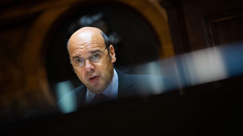 O ministro de Estado, da Economia e da Transição Digital, Pedro Siza Vieira, durante a sua audição na Comissão de Economia, Inovação, Obras Públicas e Habitação, na Assembleia da República, em Lisboa, 05 de maio de 2021. JOSÉ SENA GOULÃO/LUSA