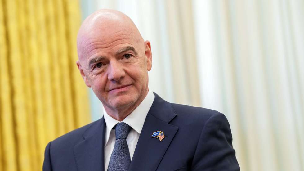 epa11947953 FIFA President Gianni Infantino makes remarks as he meets United States President Donald J Trump who will sign an Executive Order setting up a task force on the Club World Cup in the Oval Office of the White House in Washington, DC, USA, 07 March 2025.  EPA/CHRIS KLEPONIS / POOL