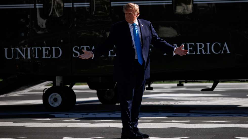 epa13283672 US President Donald Trump walks over to board Marine One after speaking to reporters on the South Lawn of the White House in Washington, DC, USA, 05 October 2026. President Trump will deliver remarks at a midterm election rally at the Pinnacle Bank Expo Center in Grand Island, Nebraska, campaigning in support of Republican US Senator Pete Ricketts, who faces independent challenger Dan Osborn in the November midterm elections.  EPA/SAMUEL CORUM / POOL