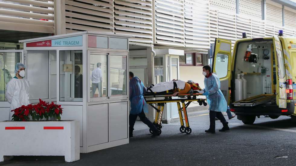 Hospital Nélio Mendonça, que hoje recebeu a visita do presidente do Governo Regional da Madeira, para ver a nova unidade de internamento covid-19 da instituição hospitalar, no Funchal, 28 de janeiro de 2021. HOMEM DE GOUVEIA/LUSA