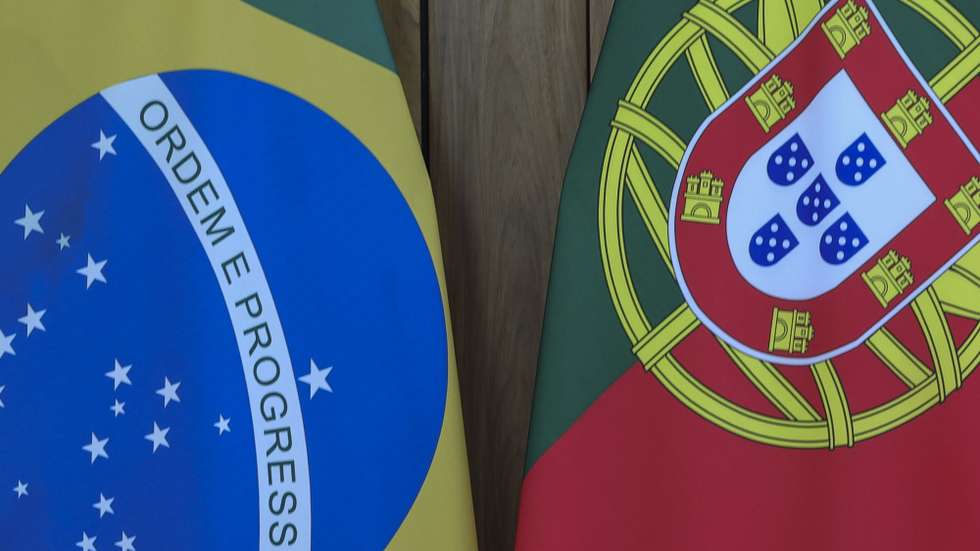 Bandeiras de  Brasil e Portugal, no Recife, Pernambuco, Brasil, 17 de fevereiro de 2025.  ANTÓNIO COTRIM/LUSA