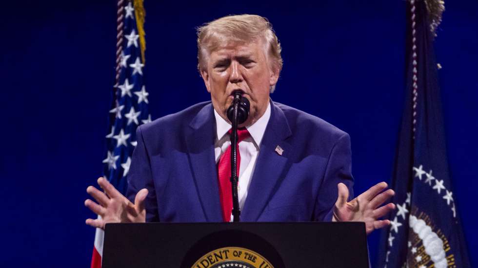 epa13088162 US President Donald Trump speaks during the Salute to America 250 celebration on the National Mall in Washington, DC, USA, 04 July 2026. The fireworks display that followed the president’s speech is reportedly the largest in history, with 850,000 shells launched over 40 minutes.  EPA/JIM LO SCALZO / POOL
