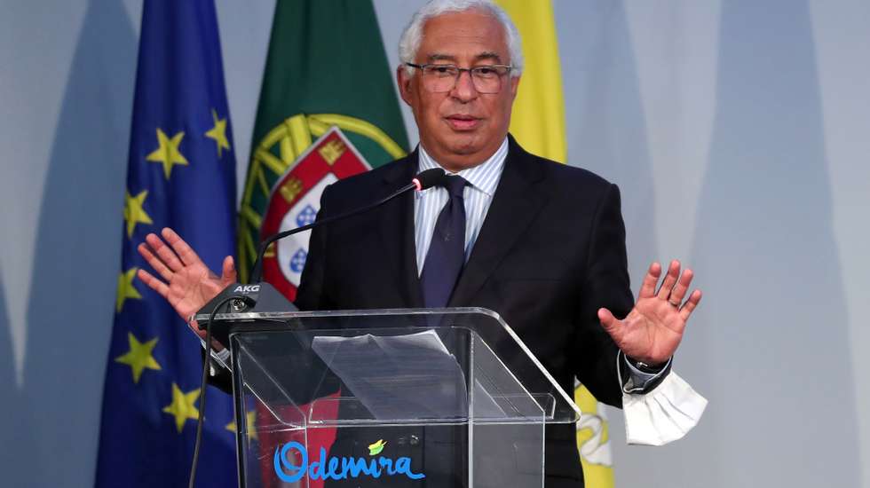 O primeiro-ministro, António Costa, durante uma sessão para assinatura de protocolos tendo em vista dar resposta às necessidades habitacionais verificadas no concelho de Odemira, 11 de maio de 2021. NUNO VEIGA/LUSA