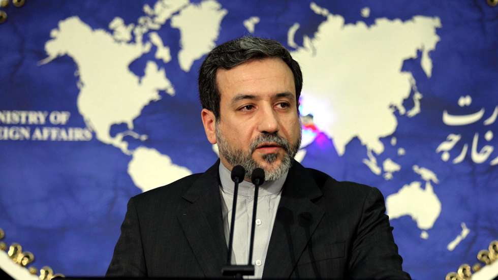 epa03699833 Newly Iranian foreign ministry spokesman Abbas Araqchi speaks during his first meeting with the media in Tehran, Iran, 14 May 2013. He said that Iran hopes to see good progress with International Atomic Energy Agency in Vienna.  Iran and IAEA are going to meet again in Vienna on Wednesday 15 May 2013.  EPA/ABEDIN TAHERKENAREH