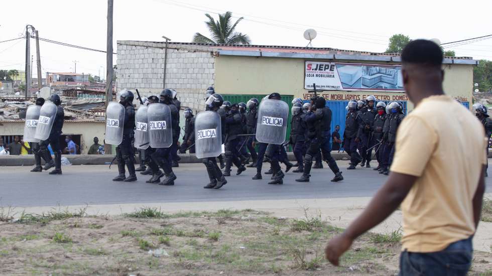 Clashes between group of young activists and police during an attempted demonstration to demand better living conditions and that a date be set for the first local elections during the celebrations of 45 years of the country's independence, in Luanda, Angola, 11 November 2020. The government of the province of Luanda prohibited the holding of this demonstration, citing several reasons, one of which is non-compliance with the Presidential Decree on the state of public calamity, which prevents gatherings of more than five people in the streets, as a measure to prevent and combat the spread of Covid-19. LUSA