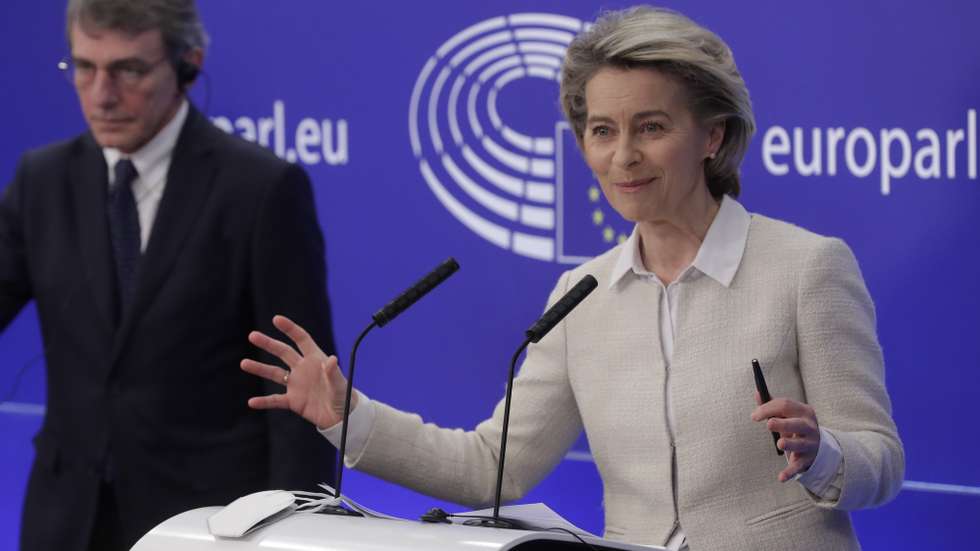 epaselect epa09006336 European Parliament President David Sassoli and Commission President Ursula von der Leyen speak during a press briefing after they signed the Recovery and Resilience Facility (RRF) agreement in Brussels, Belgium, 12 February 2021. The European Parliament greenlighted the EU's proposed Recovery and Resilience Facility (RRF), worth 672.5 billion Euro to tackle the economic aftermath of the Coronavirus pandemic, during its plenary session in Brussels on 10 February 2021.  EPA/OLIVIER HOSLET