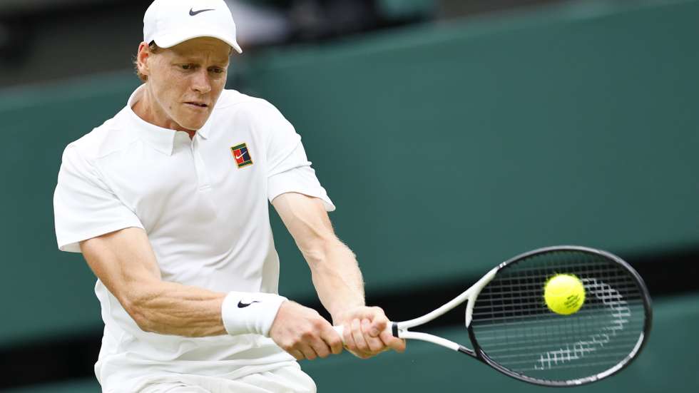 epa12218063 Jannik Sinner of Italy in action during the Men's 3rd round match against Pedro Martinez of Spain at the Wimbledon Championships, Wimbledon, Britain, 05 July 2025.  EPA/TOLGA AKMEN  EDITORIAL USE ONLY