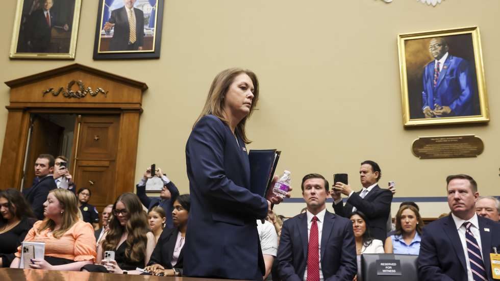 epa11491544 Director of the United States Secret Service Kimberly Cheatle (C) arrives for a US House Oversight and Accountability Committee hearing on Capitol Hill in Washington, DC, USA, 22 July 2024. Cheatle was called to testify before Congress following security lapses in the 13 July 2024 assassination attempt on Republican presidential candidate and former US president Donald J. Trump.  EPA/MICHAEL REYNOLDS