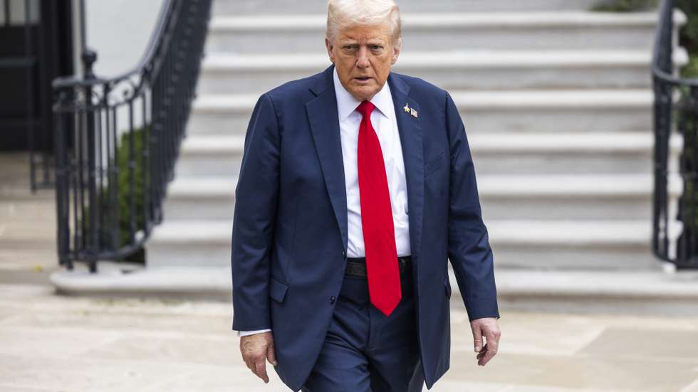 epa12416925 US President Donald Trump speaks to reporters as he departs the White House for a meeting with military leaders at Quantico Marine Base in Washington, DC, USA, 30 September 2025. The president answered questions about the gathering, saying 'We have our real warriors over there. And when they're not good, when we don't think they're our warriors, you know what happened? We say you're fired.'  EPA/JIM LO SCALZO