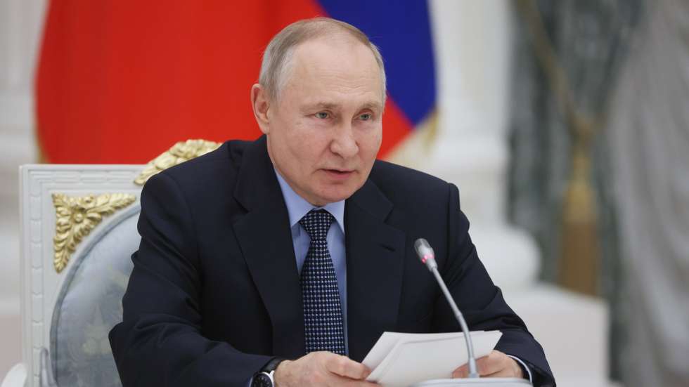 epa10457499 Russian President Vladimir Putin meets with representatives of the professional aviation community on the 100th anniversary of domestic civil aviation, in Moscow, Russia, 09 February 2023. In the near future, the Russian government will create a national project on unmanned systems, President Vladimir Putin said at a meeting of the supervisory board of the Agency for Strategic Initiatives.  EPA/MIKHAIL METZEL / SPUTNIK / KREMLIN POOL MANDATORY CREDIT