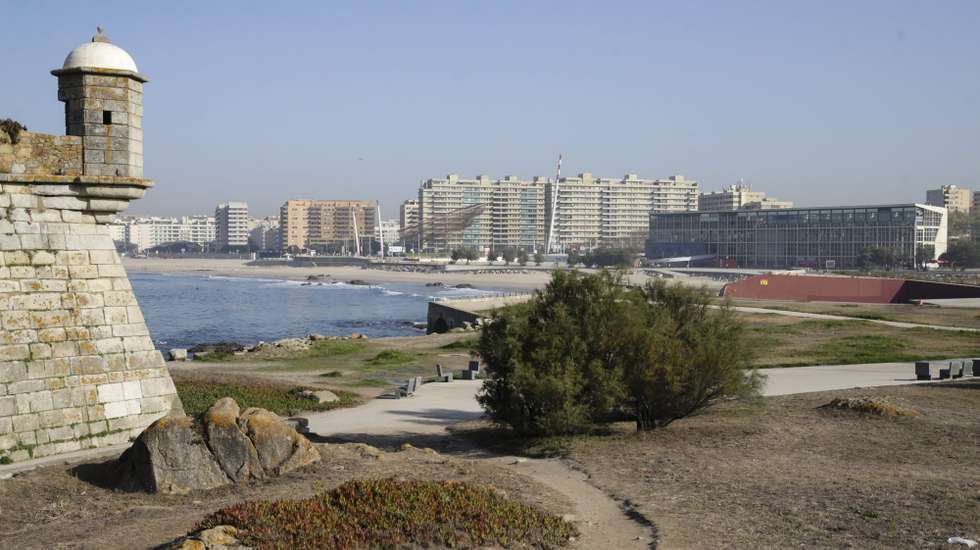 Além disso, defende que ali seja construído um centro tecnológico para a energia do mar e uma área reservada à Universidade do Porto