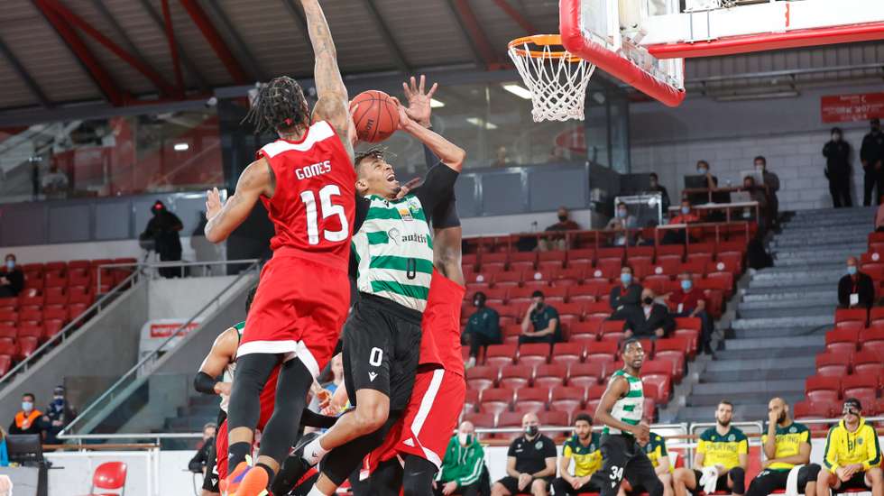 Travante Williams voltou a ser o MVP do jogo 2 da meia-final da Liga com 22 pontos, seis ressaltos e seis assistências