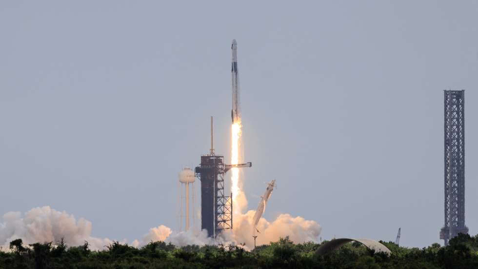 epa12277619 The SpaceX Dragon spacecraft on a Falcon 9 rocket, carrying the NASA Crew 11 mission, lifts off from Launch Complex 39A at Kennedy Space Center in Florida, USA, 01 August 2025. The first SpaceX Crew-11 launch attempt was scrubbed on 31 July 2025 due unfavorable weather conditions. According to NASA, the 11th crew rotation mission with SpaceX to the International Space Station (ISS) is part of NASA's Commercial Crew Program.  EPA/CRISTOBAL HERRERA-ULASHKEVICH