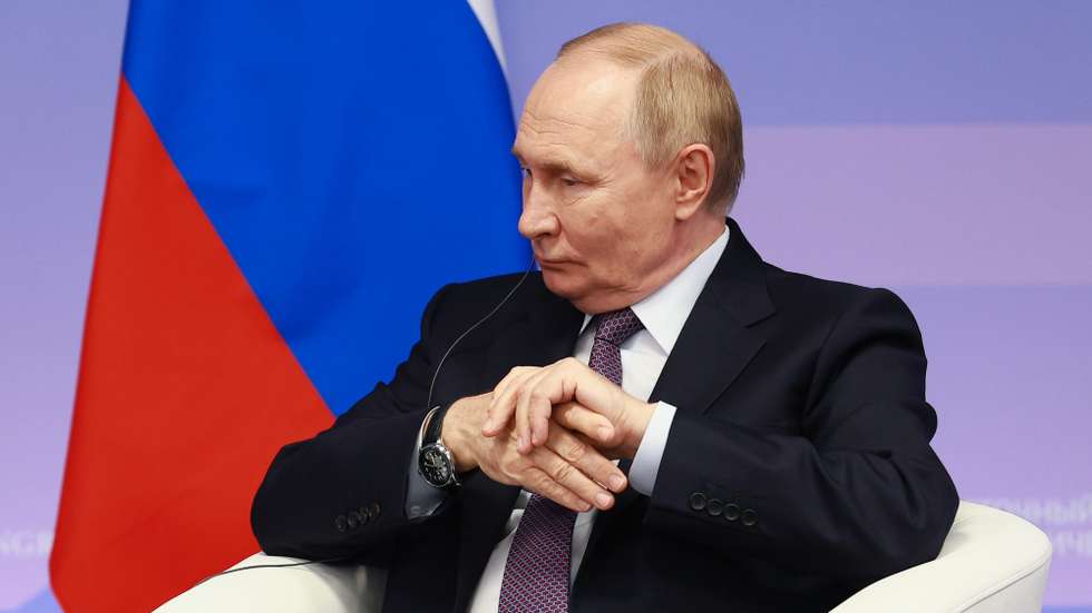 epa12352192 Russian President Vladimir Putin attends a meeting with Member of the Political Bureau of the Communist Party of China Central Committee - Vice Chairman of the Standing Committee of the National People's Congress Li Hongzhong(not pictured) on the sidelines of the Eastern Economic Forum (EEF) at the Far Eastern Federal University in Vladivostok, Russia, 04 September 2025.  EPA/VLADIMIR SMIRNOV/SPUTNIK/KREMLIN POOL MANDATORY CREDIT