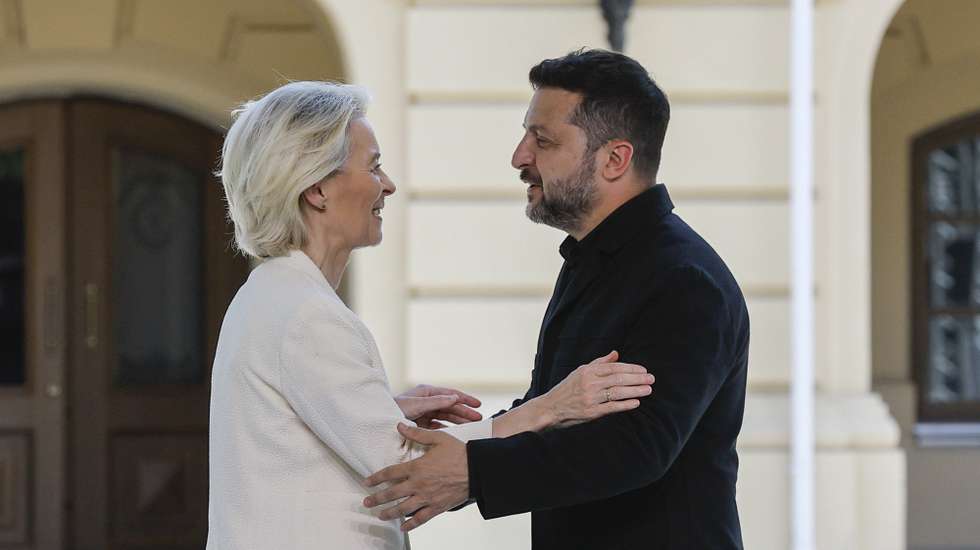 epa13113262 Ukrainian President Volodymyr Zelensky (R) and European Commission President Ursula Von der Leyen (L) react after a joint press conference in Kyiv, Ukraine, 15 July 2026. Ursula von der Leyen arrived in Kyiv to meet with senior Ukrainian officials amid the ongoing Russian invasion.  EPA/SERGEY DOLZHENKO