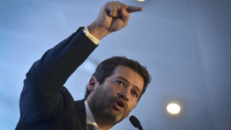O presidente do CHEGA,  André Ventura,  discursa esta tarde durante o IV Congresso Nacional do partido, em Viseu, 27 de Novembro de 2021. NUNO ANDRÉ FERREIRA/LUSA