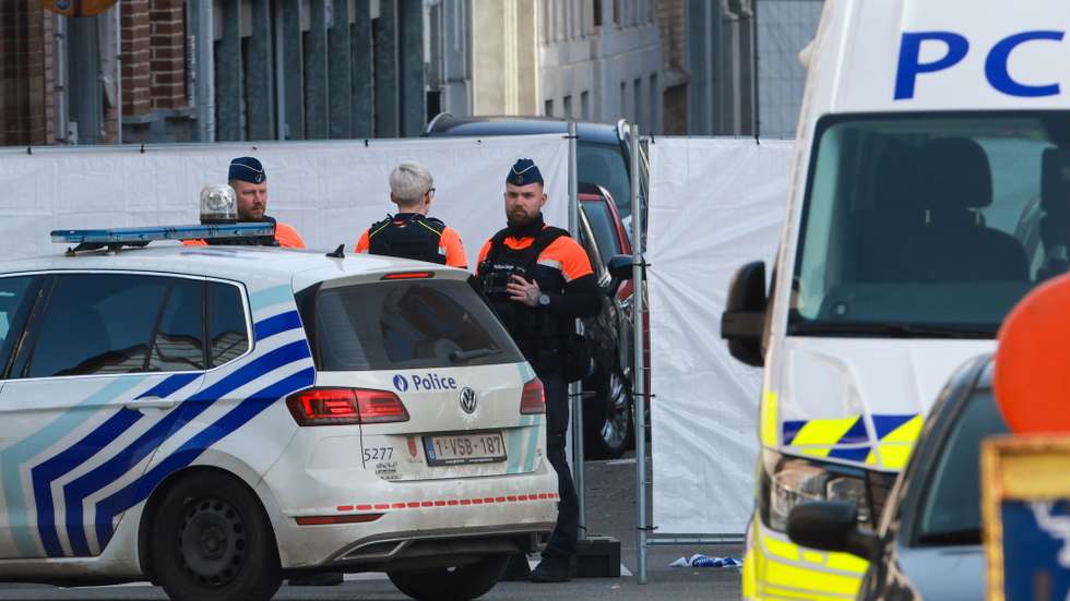 epa12805624 Police officers secure the area outside a synagogue after an explosion in Liege, Belgium, 09 March 2026. The blast occurred at around 04:00 local time outside the synagogue on Rue Leon Fredericq, shattering windows and causing material damage, while no injuries were reported, as Belgian authorities launched an investigation into the incident.  EPA/OLIVIER HOSLET