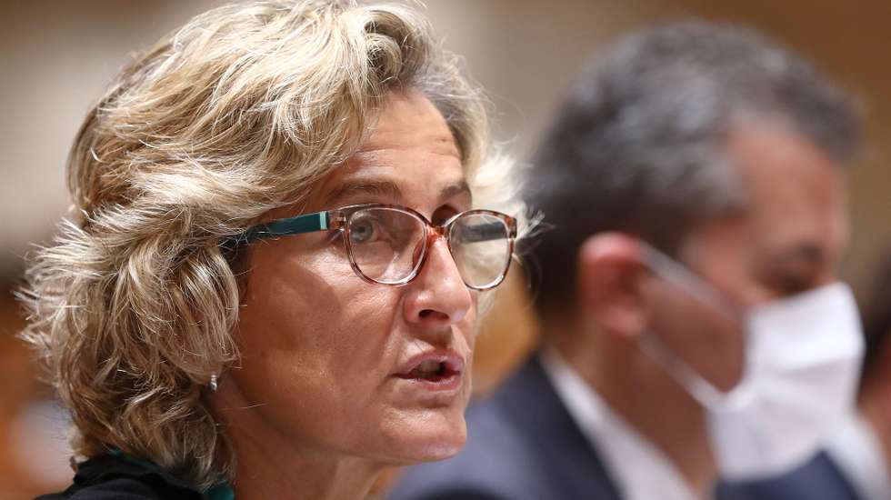 A ministra da Coesão Territorial, Ana Abrunhosa, intervém na sua audição conjunta com as comissões de Economia, Inovação, Obras Públicas e Habitação e de Administração Pública, Modernização Administrativa, Descentralização e Poder Local, no âmbito da apreciação, na especialidade, do Orçamento do Estado para 2021, na Assembleia da República, em Lisboa, 04 de novembro de 2020. ANTÓNIO PEDRO SANTOS/LUSA