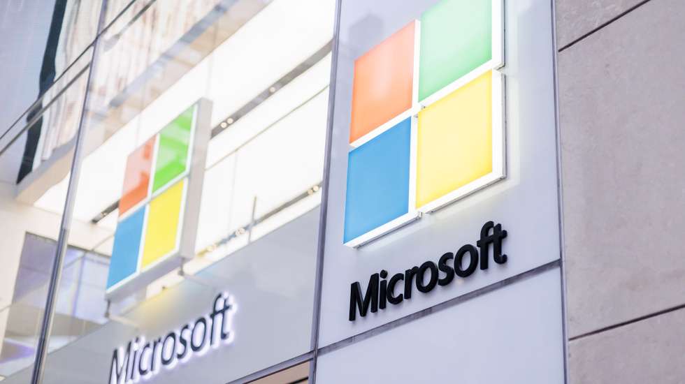 epa10355849 A Microsoft store is seen in New York, New York, USA, 08 December 2022. The US Federal Trade Commission announced plans on Thursday to file a lawsuit to block Microsoft's planned 69 billion dollar acquisition of the video game company Activision, a move by the US government reportedly motivated by concerns over continued consolidation in the tech industry.  EPA/JUSTIN LANE
