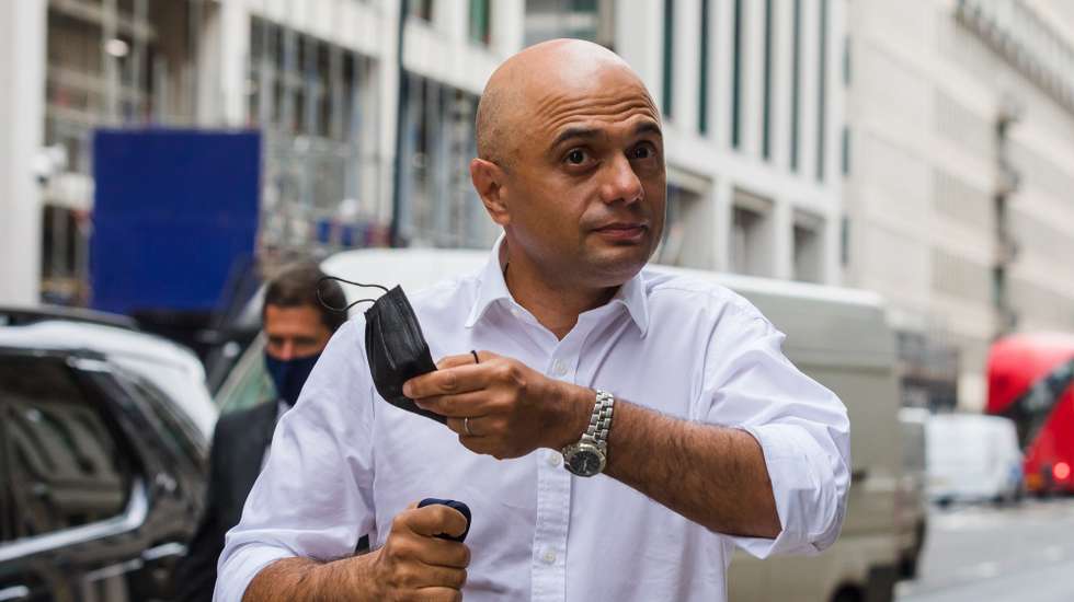 epaselect epa09307390 British Health Secretary Sajid Javid arrives at the Department of Health and Social Care in London, Britain, 28 June 2021. Sajid Javid was appointed as the new Health Secretary on 26 June 2021 after the former Health secretary Matt Hancock resigned from his office.  EPA/VICKIE FLORES