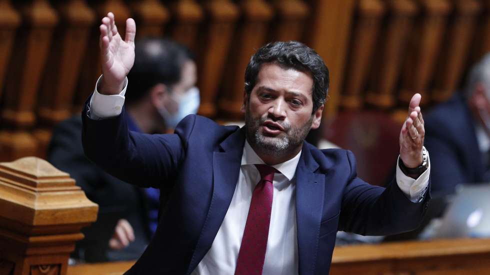 O deputado do Chega, André Ventura, intervém durante o debate parlamentar sobre o estado da Nação, na Assembleia da República, em Lisboa, 21 de julho de 2021. ANTÓNIO COTRIM/LUSA