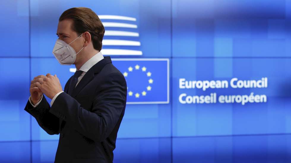 epa09300881 Austrian Chancellor Sebastian Kurz leaves at the end of an EU summit at the European Council building in Brussels, Belgium, 25 June 2021. EU leaders met in Brussels for two days to discuss COVID-19, economic recovery, migration and external relations.  EPA/OLIVIER MATTHYS / POOL
