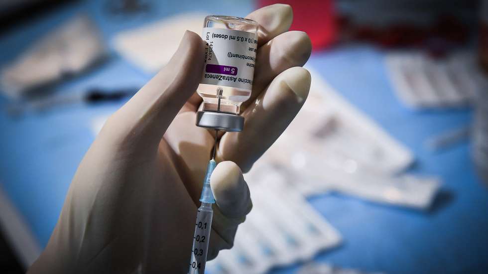 epa09061252 Health personnel prepares a dose of the Astrazeneca vaccine against COVID-19, in Milan, Italy, 08 March 2021. Italian Health Minister Roberto Speranza has pledged that everyone in Italy who wants to be vaccinated against COVID-19 will be able to do so by the end of the summer.  EPA/Andrea Fasani