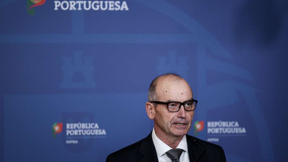 O diretor-geral da Direção-Geral de Reinserção e Serviços Prisionais, Orlando Carvalho, intervém durante a sua tomada de posse no cargo no Ministério da Justiça em Lisboa, 26 de novembro de 2024. FILIPE AMORIM/LUSA