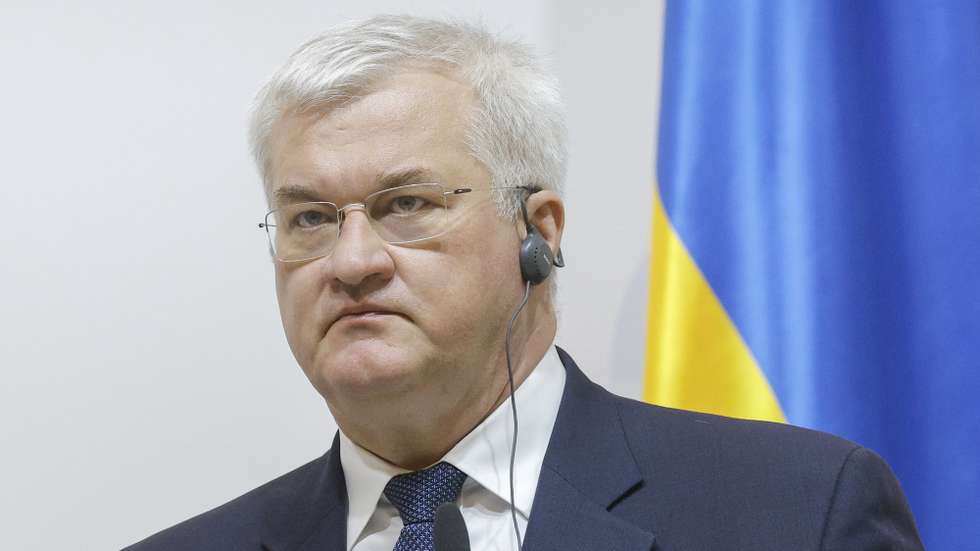 epa12003059 Ukrainian Foreign Minister Andrii Sybiha attends a joint press conference after a meeting with German Foreign Minister Baerbock (not pictured) in Kyiv, Ukraine, 01 April 2025. Annalena Baerbock arrived in Kyiv to meet Ukrainian officials amid the ongoing Russian invasion.  EPA/SERGEY DOLZHENKO