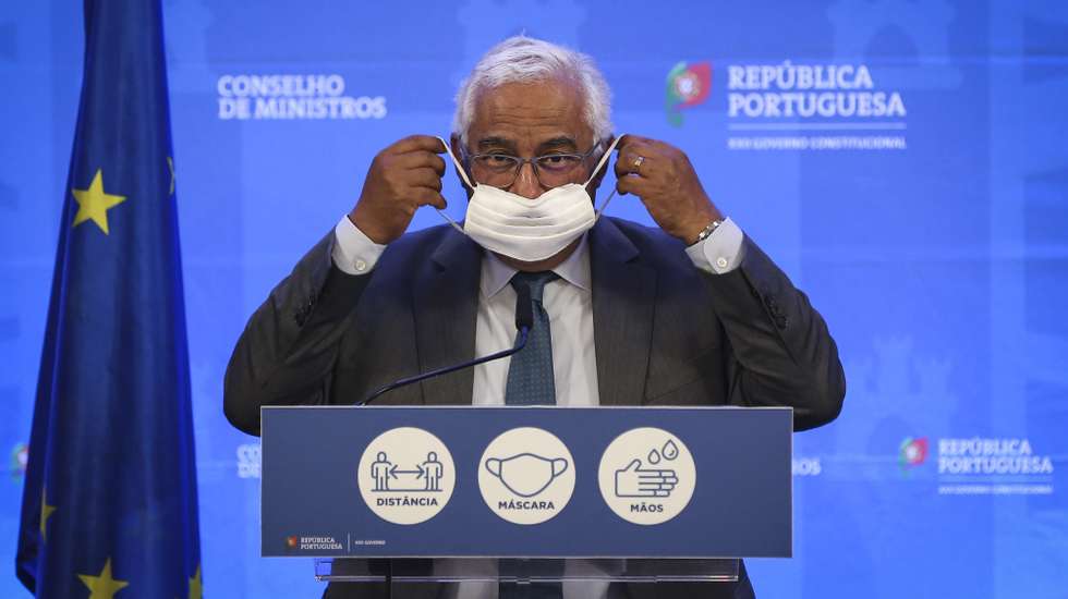 O primeiro ministro António Costa, durante a conferência de imprensa para a apresentação das medidas no âmbito da estratégia de desconfinamento, em Lisboa, 29 de abril de 2021. RODRIGO ANTUNES/LUSA
