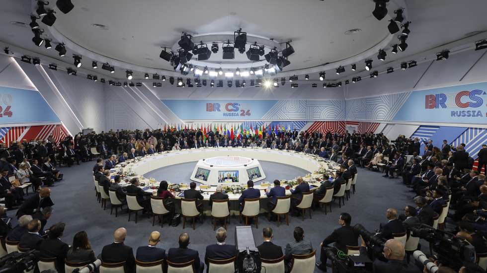 epa11679236 Officials attend a plenary session in the outreach/BRICS Plus format at the BRICS summit in Kazan, Russia, 24 October 2024. The BRICS summit takes place from 22 to 24 October.  EPA/MAXIM SHEMETOV / POOL
