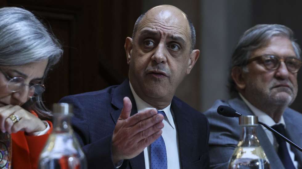 O ministro da Saúde, Manuel Pizarro, fala perante a Comissão de Saúde, na Assembleia da República em Lisboa, 30 de outubro de 2023. TIAGO PETINGA/LUSA