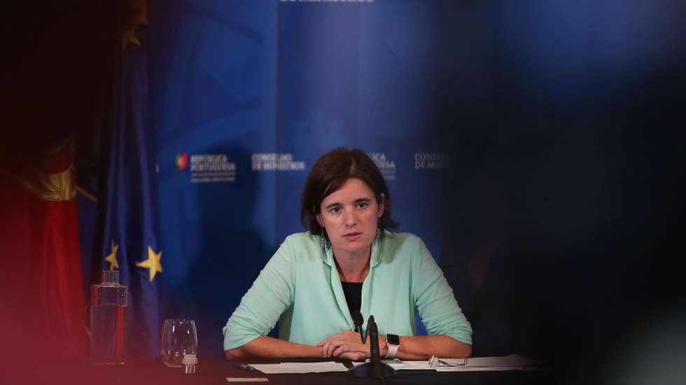 A ministra de Estado e da Presidência, Mariana Vieira da Silva, fala aos jornalistas no final da reunião do Conselho de Ministros, no Palácio Nacional da Ajuda, em Lisboa, 3 de setembro de 2020. MÁRIO CRUZ/POOL/LUSA