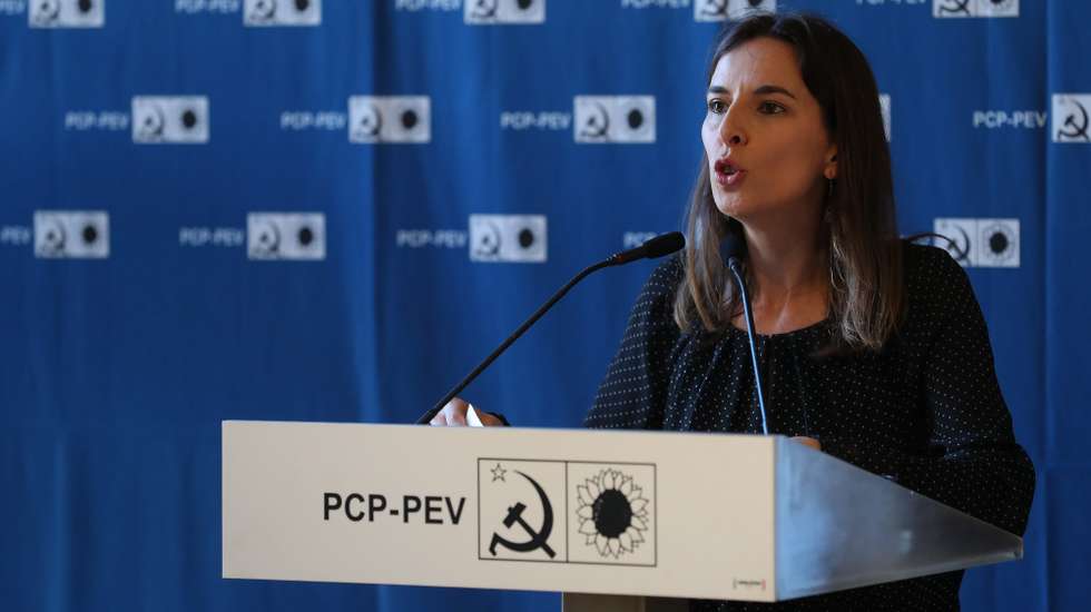 Diana Ferreira, primeira candidata da CDU às eleições legislativas pelo círculo eleitoral do Porto participa na sessão pública 'Avançar é preciso! Mais força à CDU' , Teatro Rivoli, Porto, 21 de junho de 2019. JOSÉ COELHO/LUSA