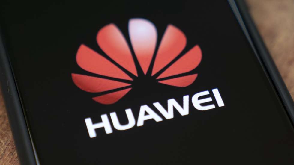 epa08547671 A Hauwei logo shown on a mobile phone in London, Britain, 15 July 2020. According to news reports, the Chinese government is 'strongly opposed' to the British governments decision to exclude leading Chinese technology company Huawei from involvement in Britain's future 5G telecoms networks.  EPA/WILL OLIVER