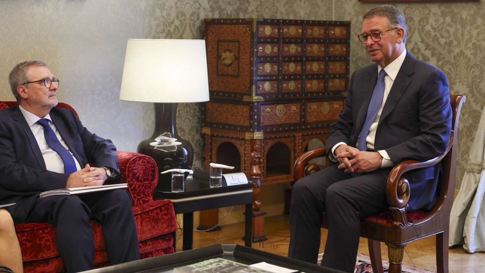 O Presidente da República, António José Seguro (D), durante a audiência com o secretário-geral da União Geral de Trabalhadores (UGT), Mário Mourão, no Palácio de Belém, em Lisboa, 22 de abril de 2026. MANUEL DE ALMEIDA/LUSA