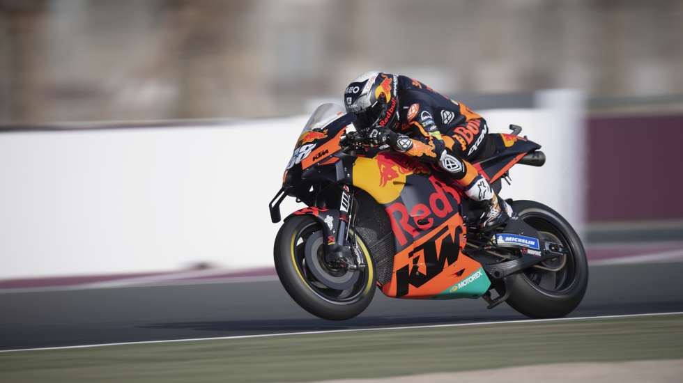 Miguel Oliveira teve uma saída fantástica mas os problemas técnicos na moto não permitiram que fosse além do 15.º lugar, a menos de nove segundos do vencedor Fabio Quartararo