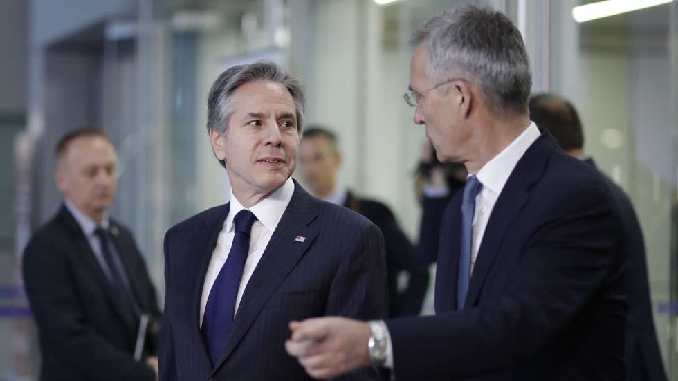 epa09874016 NATO Secretary General Jens Stoltenberg (R) and US Secretary of State Antony Blinken ahead of a special meeting of NATO's Ministers of Foreign Affairs on the Ukraine Crisis in Brussels, Belgium, 06 April 2022. NATO Ministers of Foreign Affairs will attend a working dinner on the evening of 06 April, and a second day of meetings on 07 April.  EPA/OLIVIER HOSLET