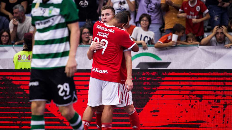 Jacaré fez um hat-trick na recuperação do Benfica frente ao Sporting que valeu a Supertaça em Sines