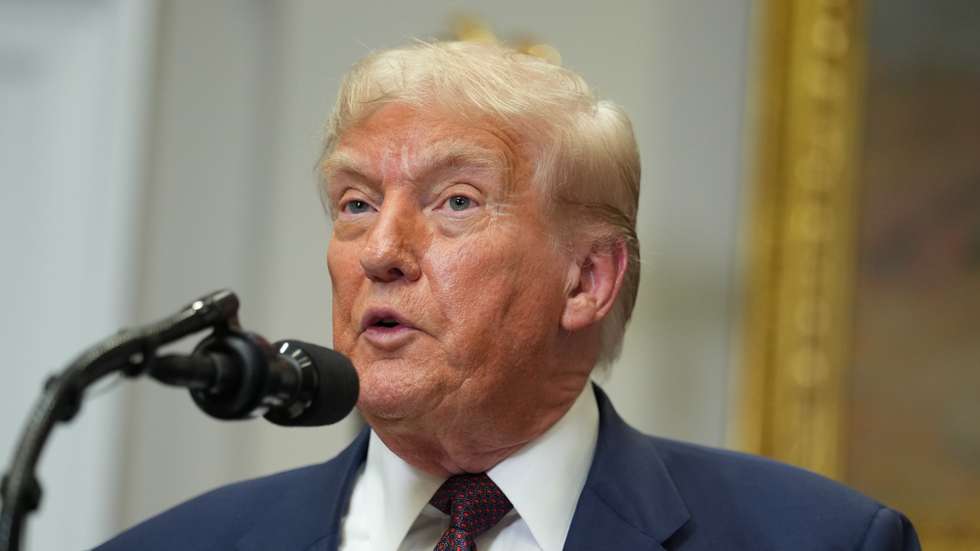 epa12275883 US President Donald Trump speaks during an executive order signing ceremony in the Roosevelt Room of the White House in Washington, DC, USA, 31 July 2025. The order will formally reestablish the Presidential Fitness Test, creating school-based programs that reward excellence in physical education.  EPA/ERIC LEE / POOL