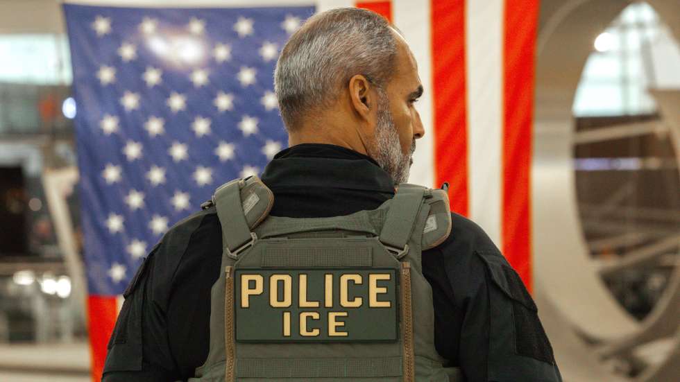 epa12844849 A US Immigration and Customs Enforcement (ICE) agent patrols the John F. Kennedy International Airport, amid congestion caused by the Department of Homeland Security (DHS) shutdown, in the Queens borough of New York, New York, USA, 23 March 2026. ICE agents have begun deploying to major US airports to assist the Transportation Security Administration (TSA) as a partial government shutdown triggers widespread security checkpoint delays. With the Department of Homeland Security (DHS) facing a funding lapse, TSA screeners and thousands of other federal employees are currently working without pay.  EPA/OLGA FEDOROVA