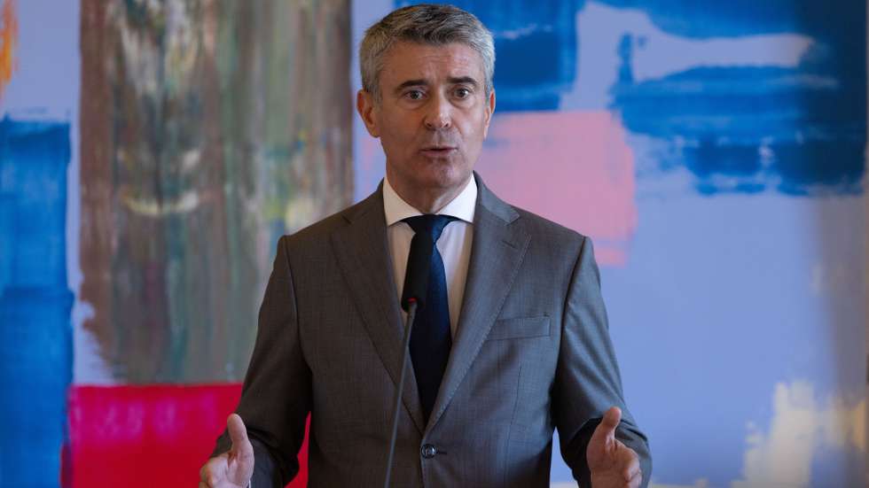 O secretário geral do Partido Socialista (PS), José Luís Carneiro, fala aos jornalistas no início do ciclo de reuniões para a Reforma da Justiça, em  Lisboal, 29 de julho de 2026. ANTÓNIO COTRIM/LUSA