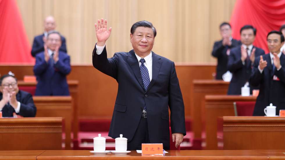 epa10869501 Chinese President Xi Jinping (C) greets delegates while attending the 8th national congress of the China Disabled Persons' Federation at the Great Hall of the People in Beijing, China, 18 September 2023 (issued 19 September 2023).  EPA/XINHUA / Pang Xinglei CHINA OUT / UK AND IRELAND OUT  /       MANDATORY CREDIT  EDITORIAL USE ONLY