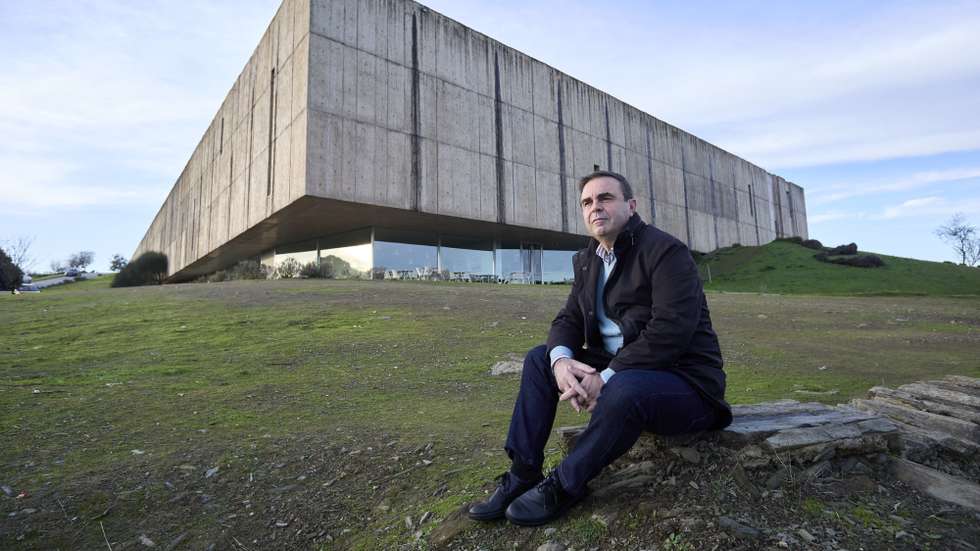 O novo presidente da Fundação Côa Parque, João Paulo Sousa, durante uma entrevista à Agência Lusa, Vila Nova de Foz Côa, 10 de dezembro de 2025.  (ACOMPANHA TEXTO DA LUSA DE 14-12-2025)  MIGUEL PEREIRA DA SILVA/LUSA