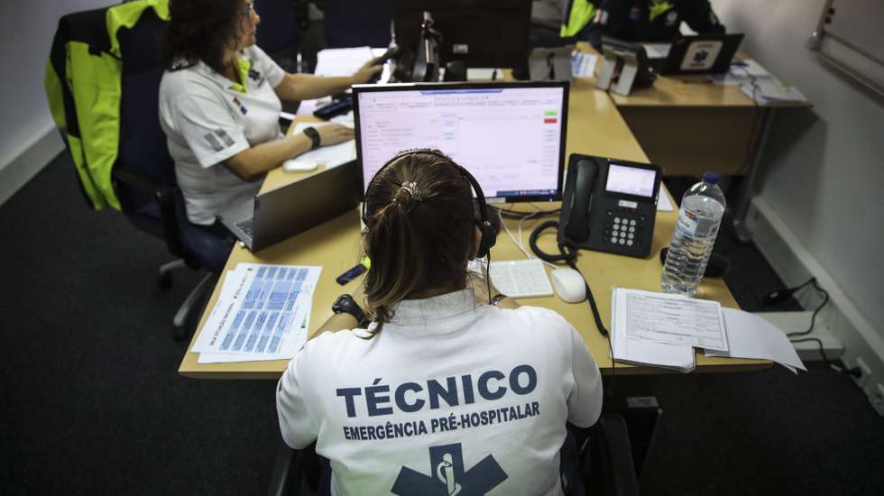 epa08344295 Technicians, nurses and pre-hospital emergency doctors from National Institute for Emergency Medical (INEM), in the National Situation Room for the COVID-19 pandemic, Lisbon, Portugal, 05 April 2020. Portugal is in state of emergency until 17 April 2020. Countries around the world are taking increased measures to stem the widespread of the SARS-CoV-2 coronavirus which causes the Covid-19 disease  EPA/ANDRE KOSTERS