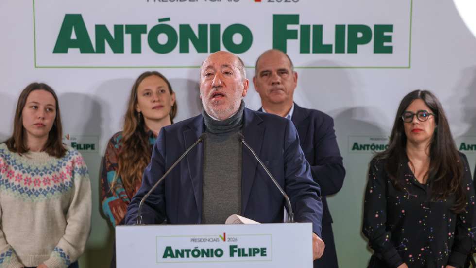 Presidential candidate António Filipe addresses supporters at his campaign headquarters in Lisbon, Portugal, 18 January 2026. More than 11 million voters are called upon to elect the new President of the Portuguese Republic, who will succeed Marcelo Rebelo de Sousa, who has reached the limit of his terms in office. There are 11 accepted candidates, a record number. ANTÓNIO COTRIM/LUSA