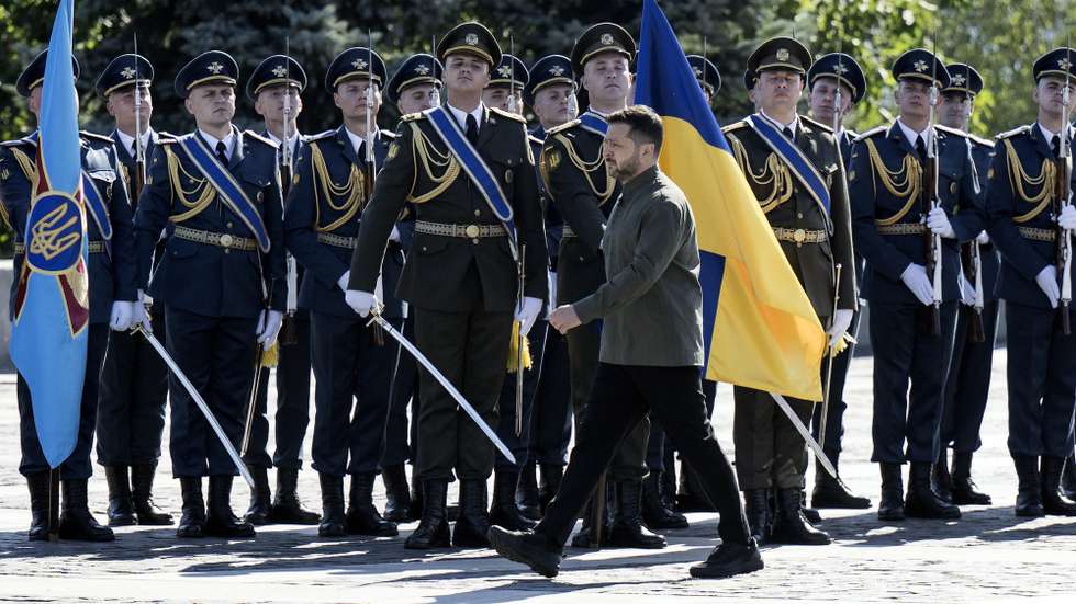 epa13186108 Ukrainian President Volodymyr Zelensky attends the ceremony of the National Flag raising in Kyiv, Ukraine, 23 August 2026, amid the ongoing Russian invasion. Ukraine celebrates the National Flag Day on 23 August every year.  EPA/Maxym Marusenko