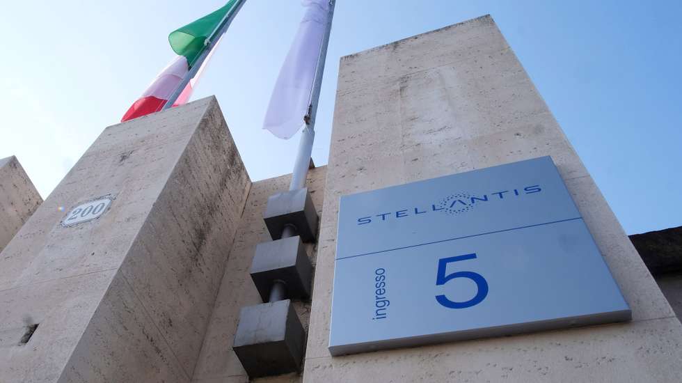 epa08943875 The "Stellantis" sign posted at the main entrance of the Fiat Mirafiori building in Turin, Italy, 17 January 2021. Fiat-Chrysler (FCA) and Groupe PSA sealed a 38 billion US dollar merger on 16 January 2021 to create Stellantis, the world's fourth-largest auto group.  EPA/ALESSANDRO DI MARCO